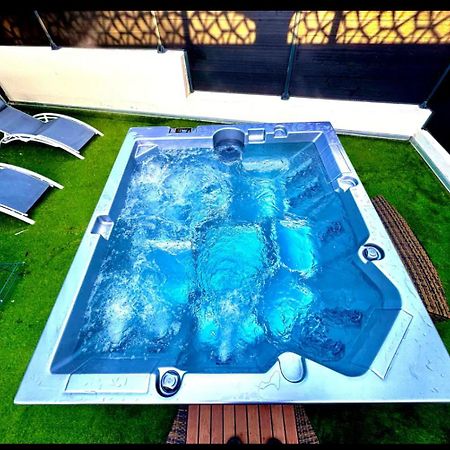La Maison Du Faubourg Jacuzzi Vitry-le-François Εξωτερικό φωτογραφία