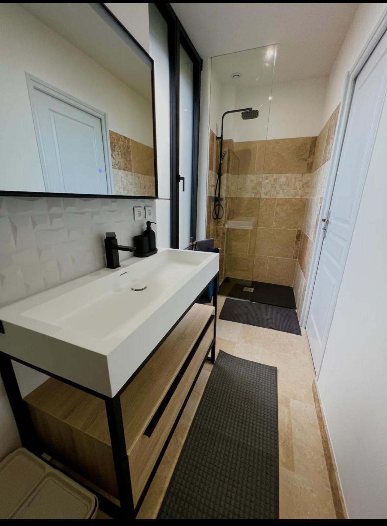 La Maison Du Faubourg Jacuzzi Vitry-le-François Εξωτερικό φωτογραφία